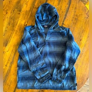 Patagonia XL hooded long sleeve shirt/pullover